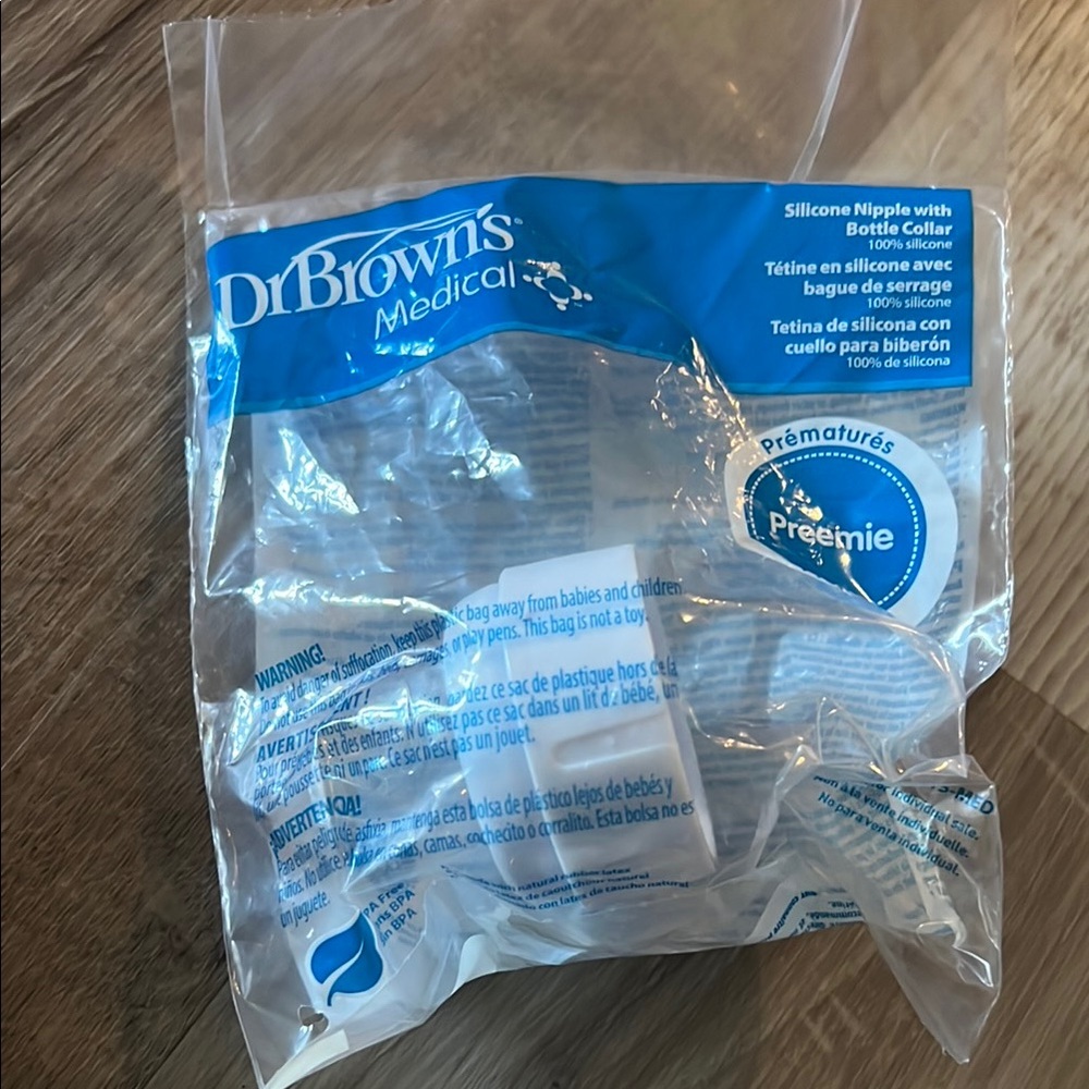 BNWT Medela Shield, Dr. Brown’s Preemie nipple w/bottle collar & Nuk Pacifier - Picture 4 of 7